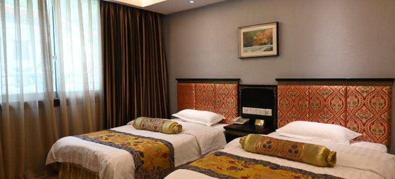 理县古尔沟莱苏河文化主题酒店图片