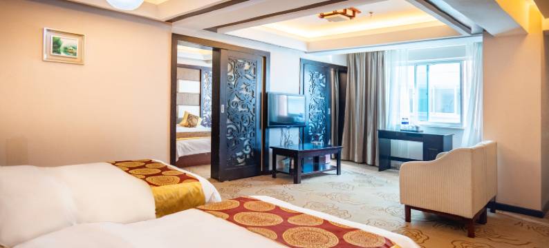 楚雄银恒假日主题酒店图片