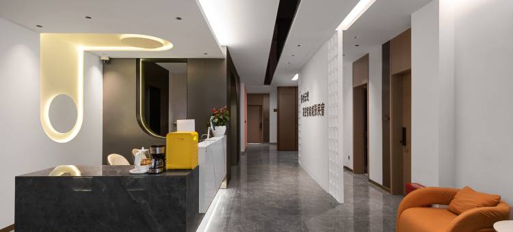 景怡·云憩高空智能观影酒店(贵阳花果园双子塔方圆荟海豚广场店)图片