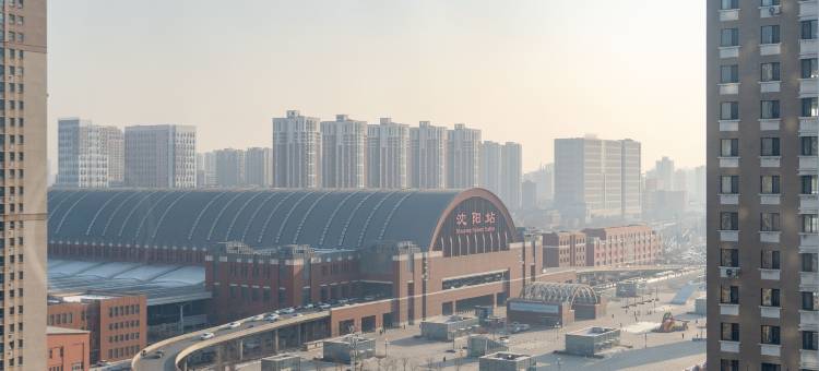 锦爱•影院式民宿(太原街沈阳站西广场店)图片