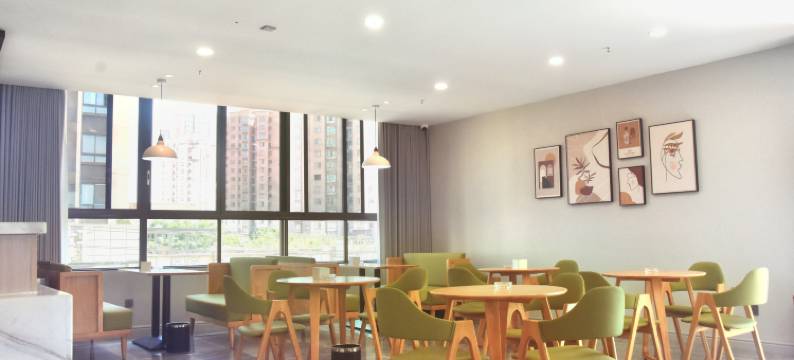 华派酒店(隆鑫中央大街店)图片