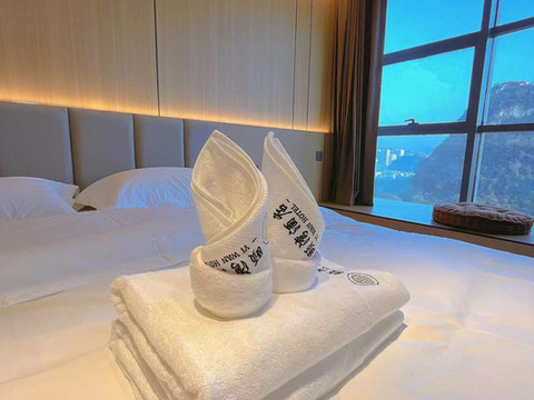 颐湾酒店(柳州银泰城店)