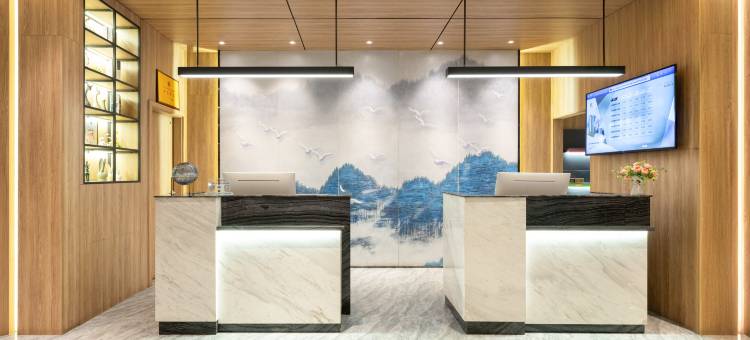 H酒店(吕梁离石龙凤北大街店)图片