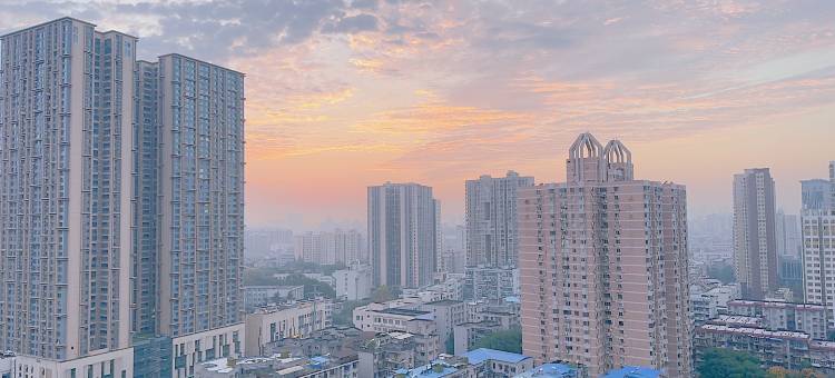 澜泊湾民宿(武汉武商梦时代店)图片
