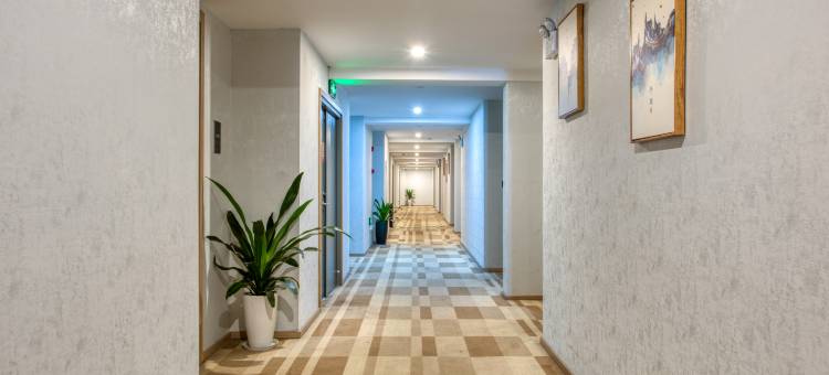 艺选安來酒店(江阴周庄成化高级中学店)图片