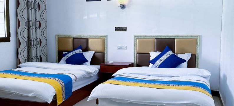 敦煌月半湾客栈(鸣沙山月牙泉景区店)图片