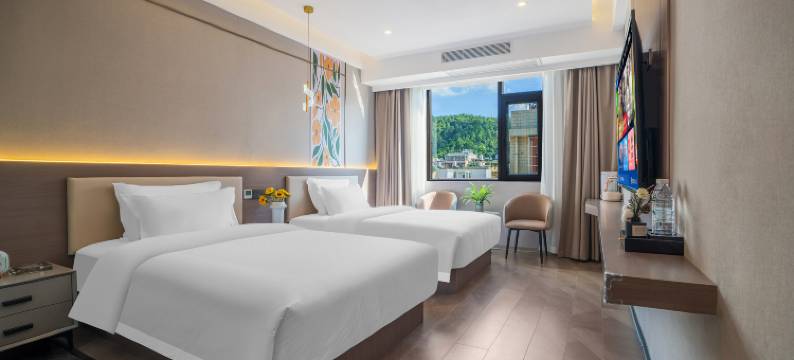 楚雄锦龙臻享酒店(彝人古镇店)图片