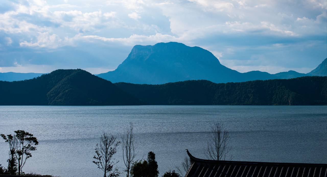 汀渺｜全视野格姆女神湖景度假酒店(泸沽湖蒗放码头店)图片
