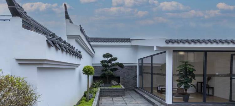 乐山青檐民宿(乐山高铁站世豪广场店)图片