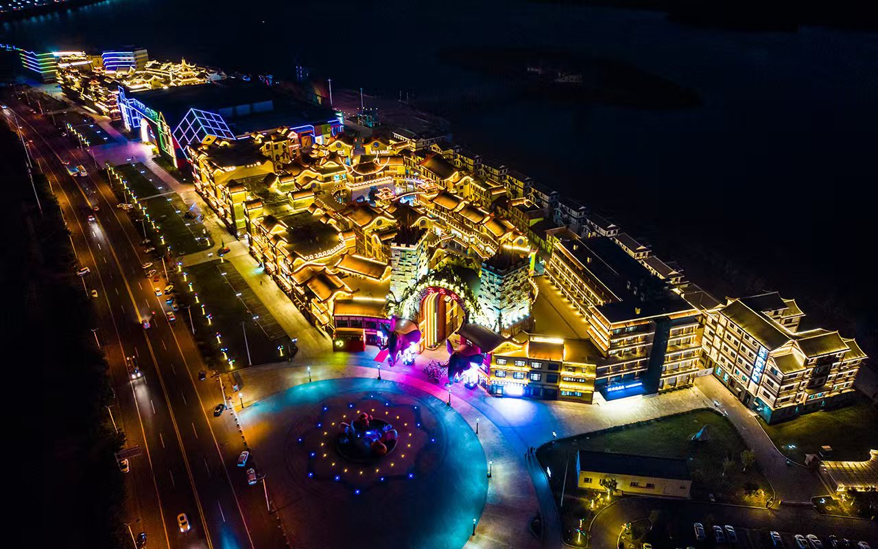 Maison New Century Over view