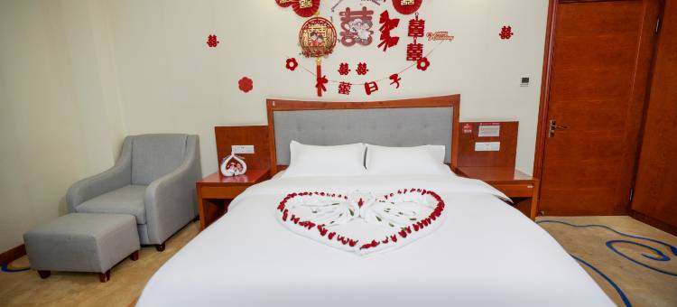 凤台拉菲假日酒店图片