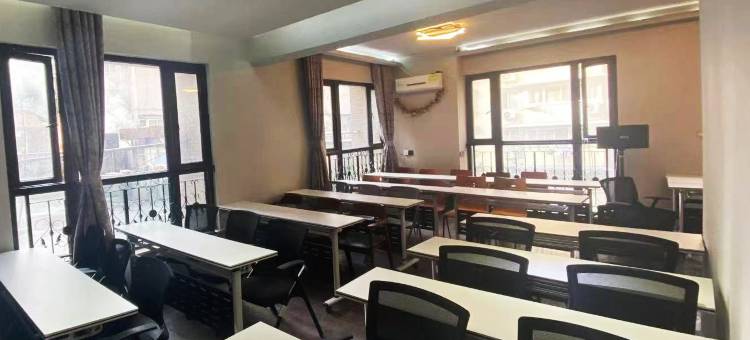 M·S美宿江景酒店公寓(芜湖步行街苏宁广场店)图片