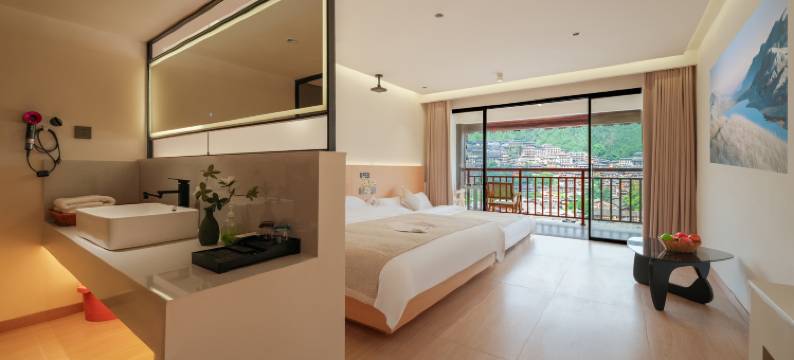 山与山寻全景民宿(西江千户苗寨东引观景台苗族博物馆店)图片