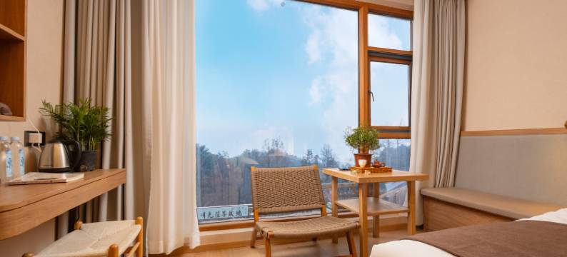 九华山六如·云见花园民宿(九华街肉身宝殿店)图片