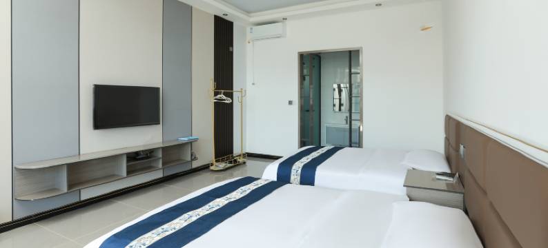 那拉提语畔民宿图片