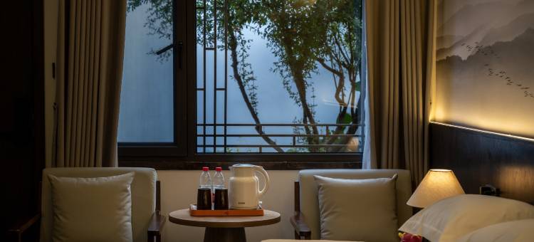 院中院·木槿花西智控侘寂风设计师度假民宿Designer(古城木府店)图片