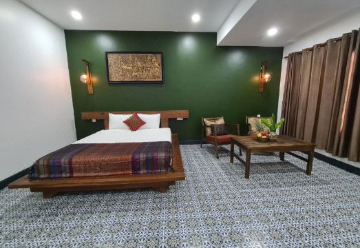 Villa Romduol Hotel Overview