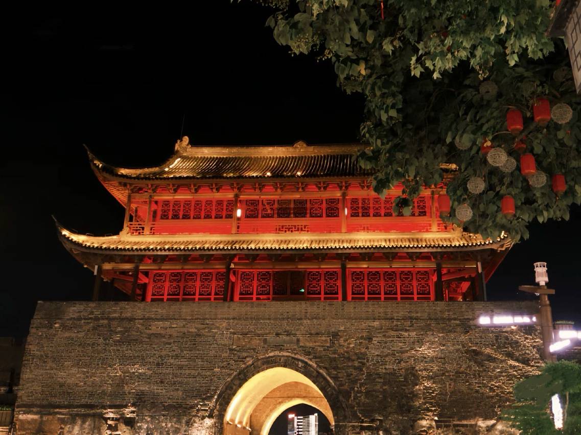 衢州上下街公寓酒店(水亭门店)图片