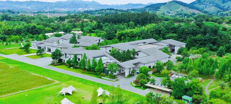 安吉绿郡龙山驿酒店图片