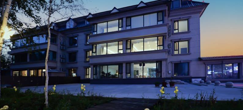 漠河林韵山居精品酒店(中国漠河美食一条街店)图片