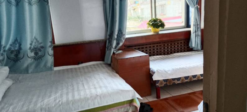 东宁德艳旅店图片