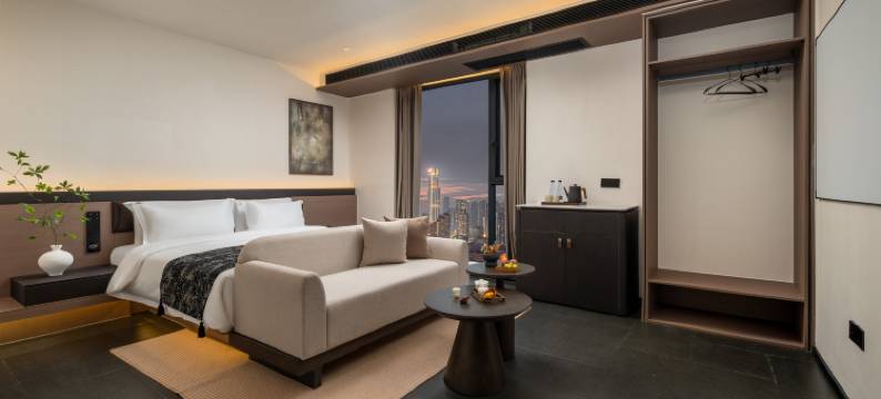 慢里酒店MOMENTUM(武汉江滩江汉路步行街店)图片