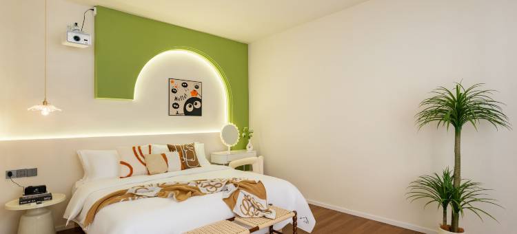 这里•HERE主题设计民宿(安顺学院南马广场店)图片