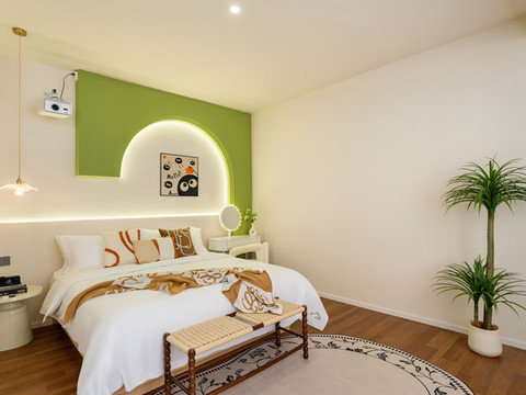 这里•HERE主题设计民宿(安顺学院南马广场店)