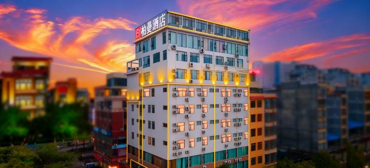 柏曼酒店(平南东湖店)图片