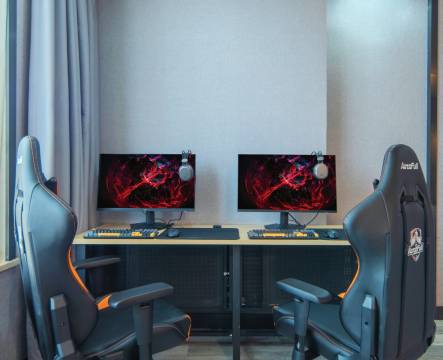 蚂蚁·光年电竞酒店(永州蓝山县市政广场店)