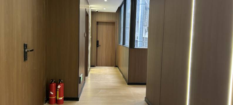 美致栖景电竞酒店(桂林七星景区桂林理工大学屏风校区店)图片