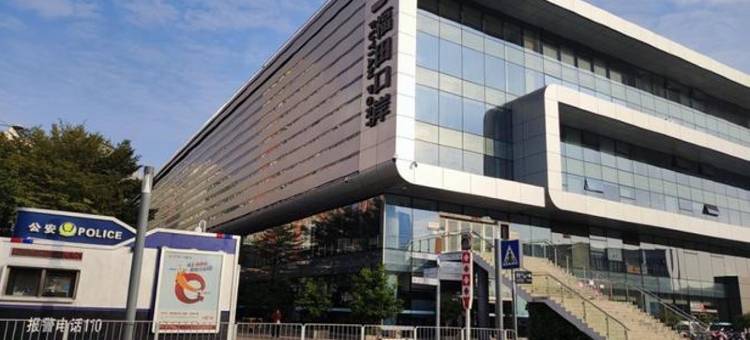 深圳夏日酒店(福田口岸沙尾地铁站店)图片