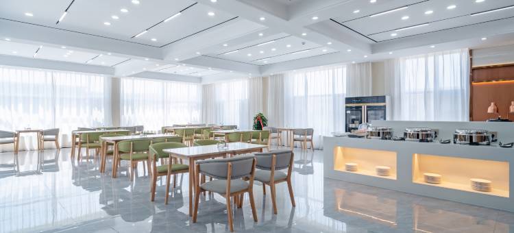潮漫酒店(长白县G331国道长白口岸店)图片