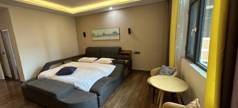 弥勒黑桃酒店(湖泉生态园红河水乡店)图片