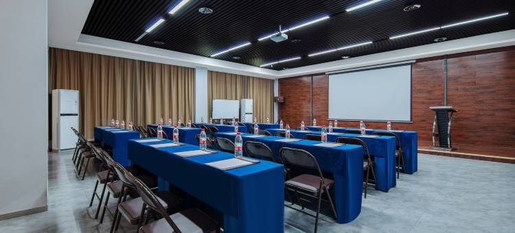 维罗纳·蓝尚酒店(八大局淄博火车站店)图片