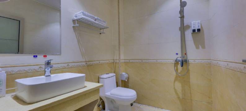 铂悦轻奢酒店(泰山路世纪华联店)图片