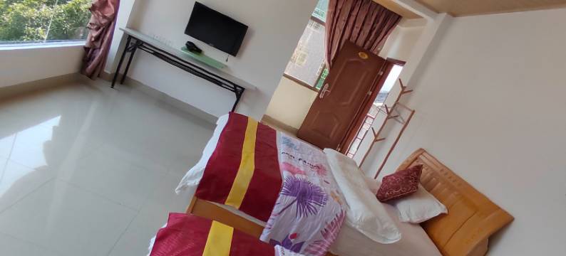 丹霞山聚客居图片