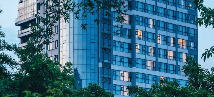 乐山广寒宫酒店(乐山高铁站嘉兴路美食街店)图片