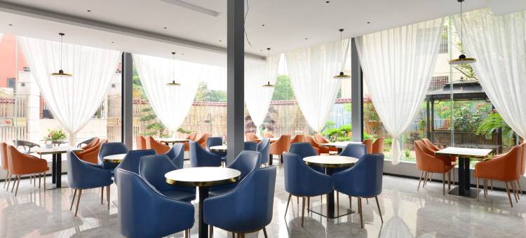 7天优品Premium酒店(兴国将军园店)图片