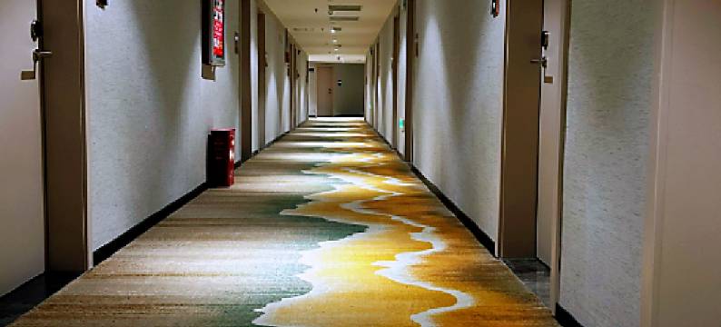 艺龙瑞云酒店(吉安人民广场文山步行街店)图片