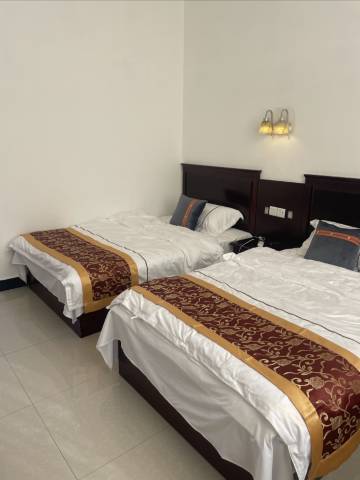 轿子雪山馨雨酒店