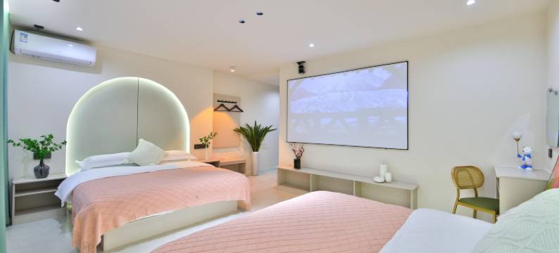 云朵•漫居｜AESTHETIC•FASHION设计民宿(延吉延边大学网红墙店)图片