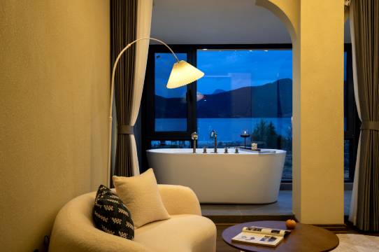 泸沽湖有风·lake view|villa·湖景度假美宿(蒗放码头店)