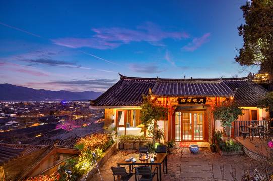 琼楼夜月·俏半山设计师空中花园观全景美宿(丽江古城大水车店)图片