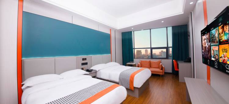 蓝山裕伦酒店图片