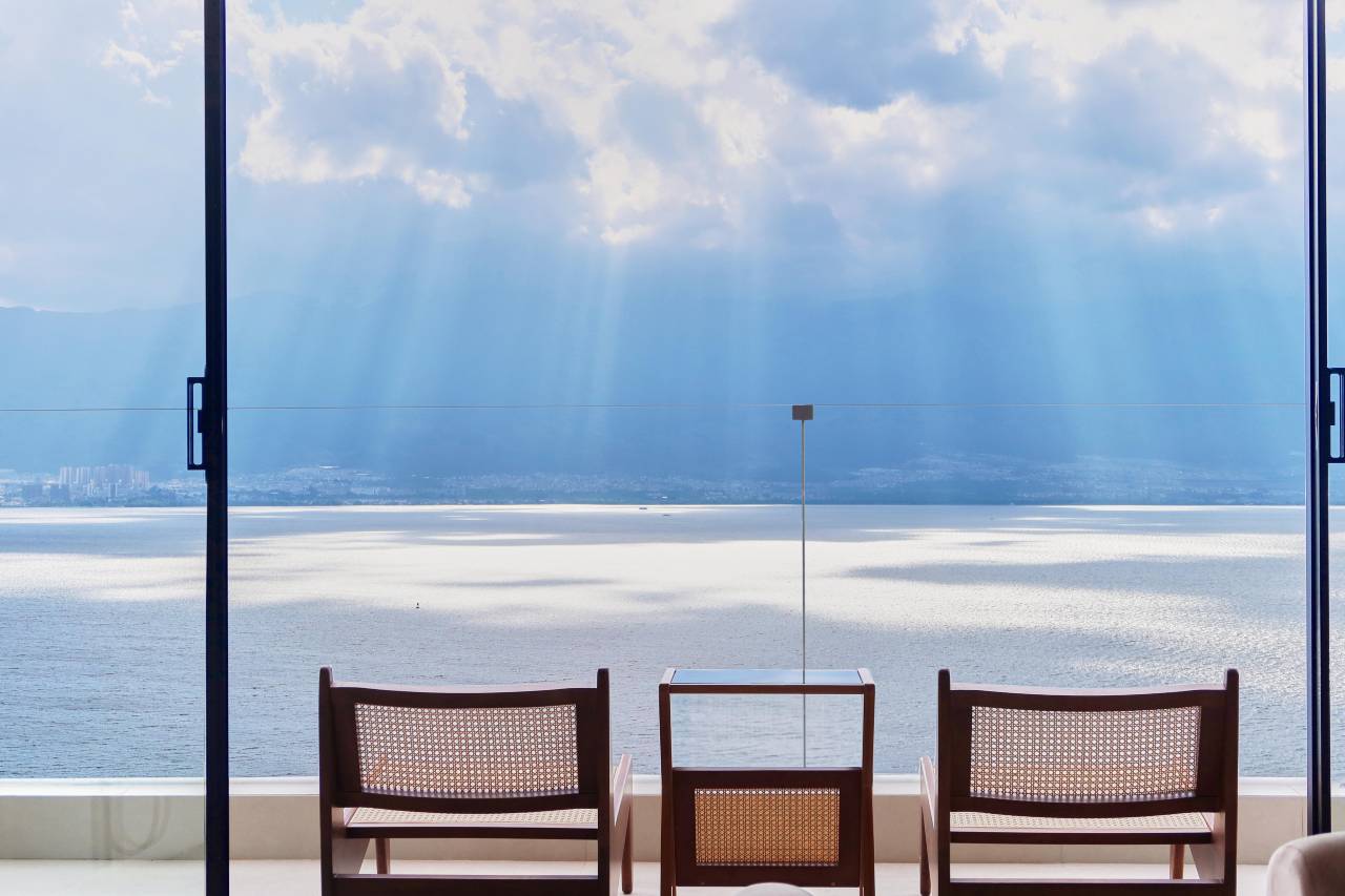 玖见海·海景艺术美宿(大理洱海店)图片