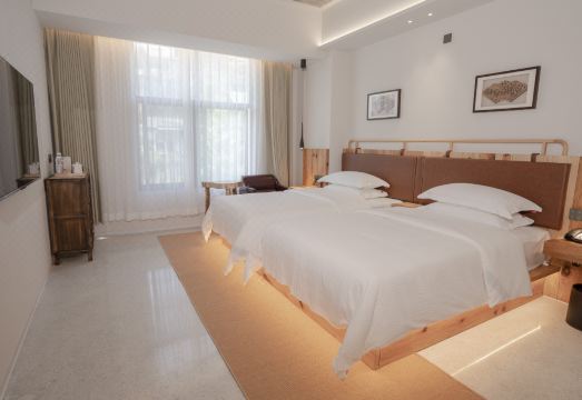 Qinyuanchun Residence (Tianmen Mountain Cableway Branch) Hotel Overview