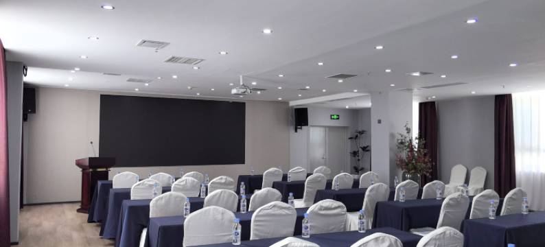 拉萨乔穆朗宗酒店图片