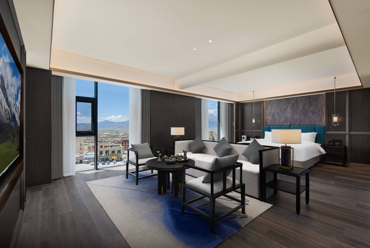 理塘虫草大酒店(甘孜理塘318国道店)图片