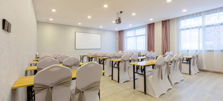 黔花之筑EconomyBusinessHotel兴业酒店(诏安关帝庙梅峰公园店)图片